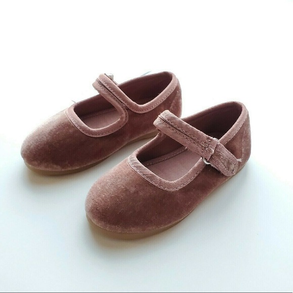 Zara Other - ✨Closet Clear out sale ✨ Zara Velvet Ballet Flats